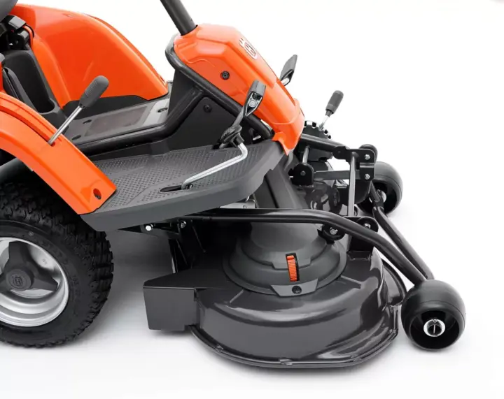 Husqvarna R 112C Out Front Mower 7 Husqvarna R 112C Out Front Mower
