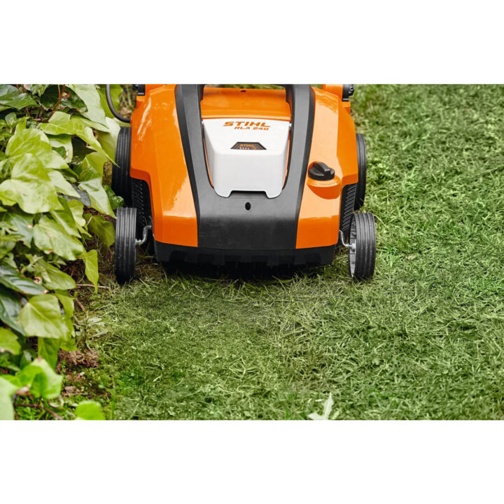 STIHL RLA 240 Battery Scarifier 6 STIHL RLA 240 Battery Scarifier