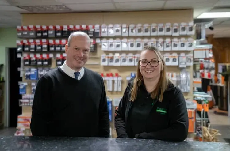 Service & Repairs |