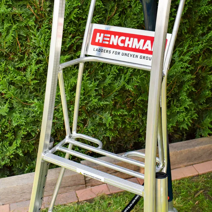 Henchman Fully Adjustable Tripod Ladder | UR-HMT