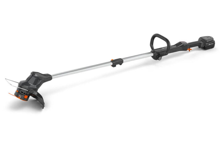 Husqvarna Aspire™ T28-P4A Battery Strimmer 2 Husqvarna Aspire™ T28-P4A Battery Strimmer