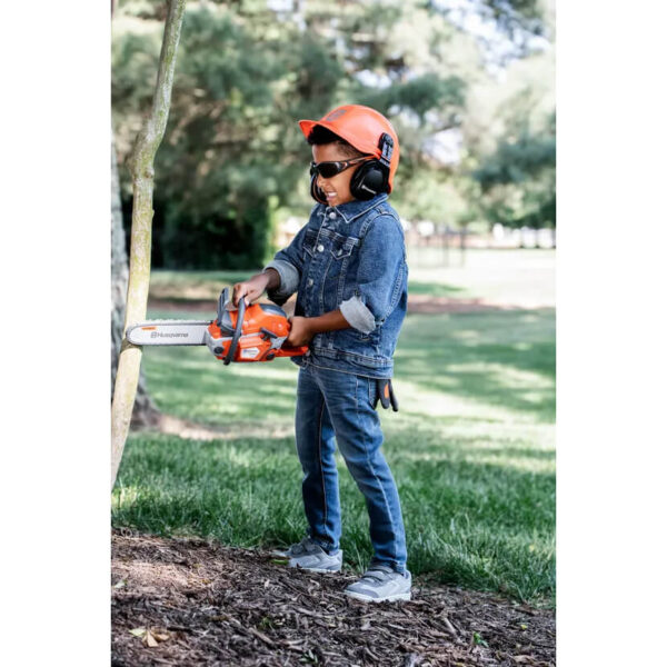 Husqvarna Toy 550XP Chainsaw & PPE Kit2